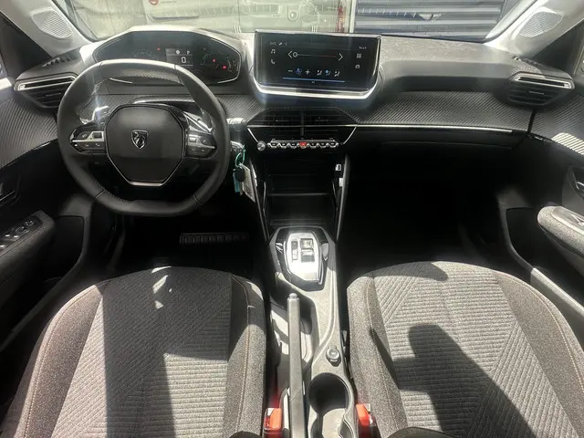 Peugeot 208 1.2 Hybrid 110 e-DCS6 Style 2025 Benzine 12