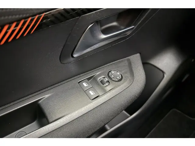 Peugeot 208 1.2T Active 2020 Benzine 15