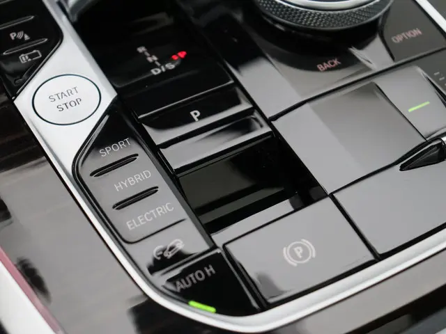 BMW X5 xDrive50e 2025 Hybride Benzine 27