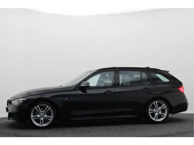 BMW 3 Serie Touring 318i M Sport Edition 2018 Benzine 8