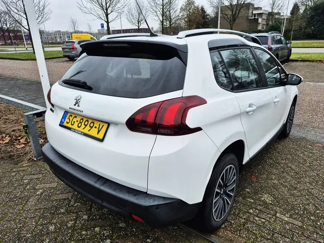 Peugeot 2008 1.2 PureTech Blue Lion 2018 Benzine 3