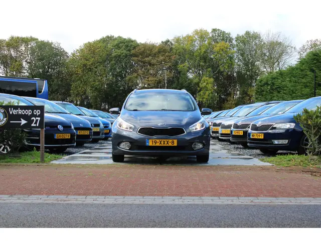 Kia cee'd Sportswagon 1.6 GDI Plus Pack 2012 Benzine 26