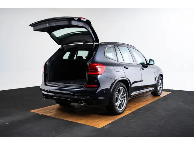 BMW X3 xDrive20i High Executive 2018 Benzine 10