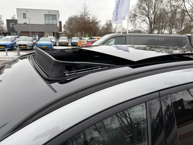 Ford Kuga 2.5 PHEV ST-Line X 2025 Hybride Benzine 31