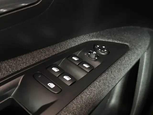 Peugeot 5008 1.2 PureTech Active 2017 Benzine 29