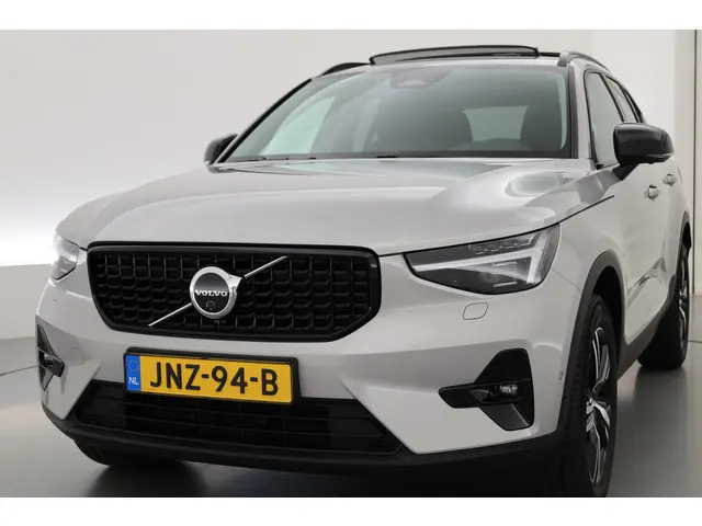 Volvo XC40 2.0 B3 Ultra Dark 2025 Hybride Benzine 41