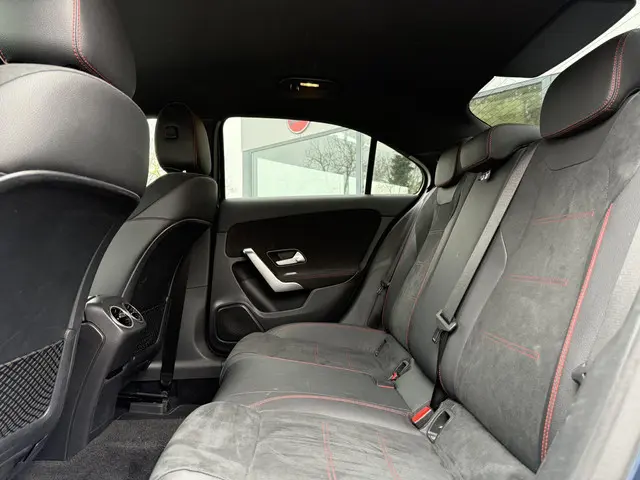 Mercedes-Benz A-Klasse 200 Aut. AMG Sport 2020 Benzine 14