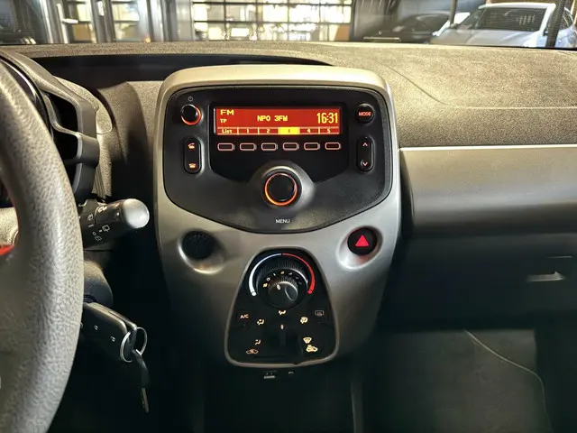 Citroën C1 1.0 e-VTi Airscape Feel blauw 2017 Benzine 15