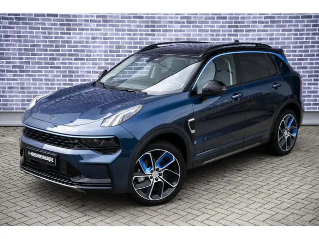 Lynk & Co 01 Plug-in Hybrid 2021 Hybride Benzine 8