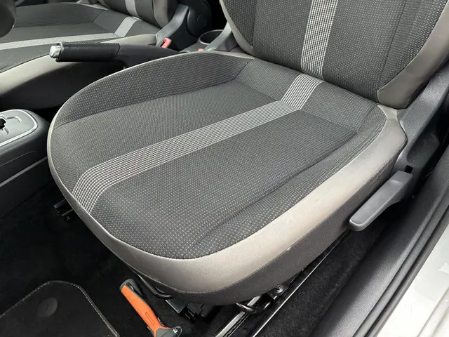 Volkswagen up! 1.0 BMT high up! 2016 Benzine 30