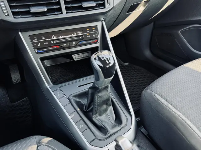 Volkswagen Polo 1.0 TSI Polo 2022 Benzine 8
