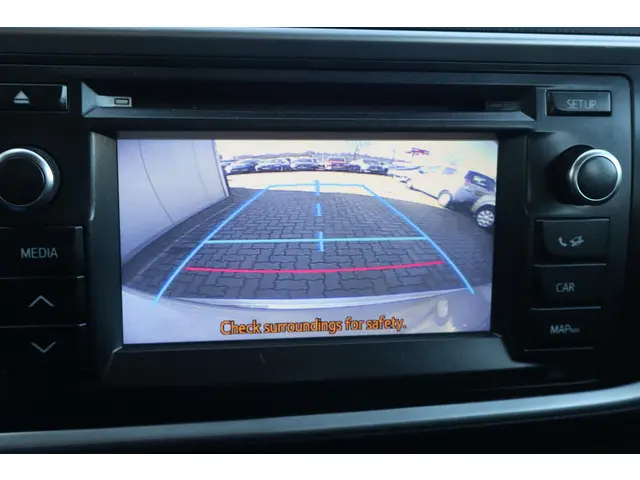 Toyota Auris 1.8 Hybrid Aspiration 2013 Hybride Benzine 8