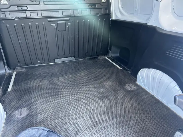 Peugeot e-Partner Pro 50 kWh 2022 Elektrisch 6