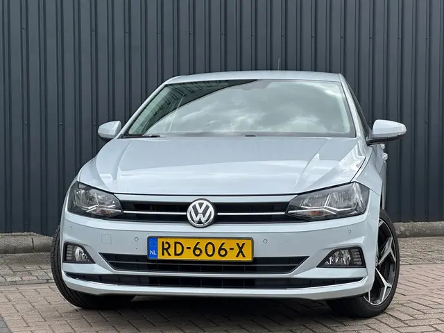 Volkswagen Polo 1.0 TSI Highline 2017 Benzine 2