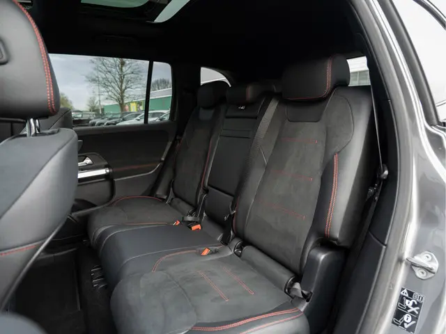 Mercedes-Benz EQB 250 AMG Line 67 kWh 2022 Elektrisch 16