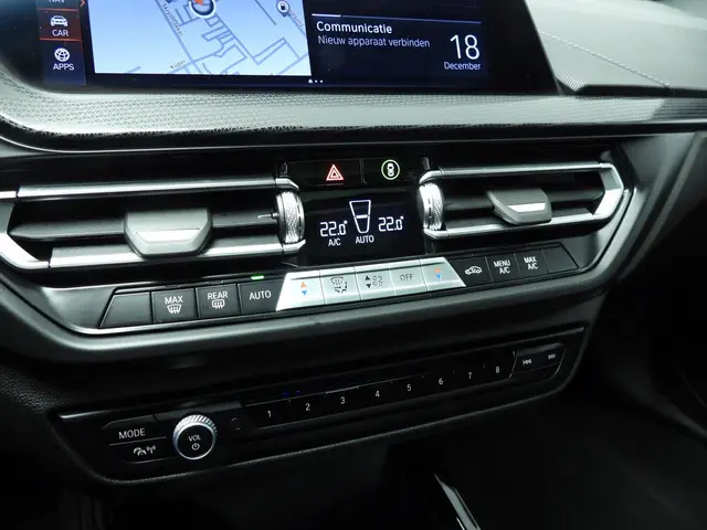 BMW 1 Serie 5-deurs 118i 2023 Benzine 14