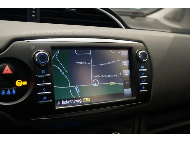 Toyota Yaris 1.5 Hybrid Active 2019 Hybride Benzine 12