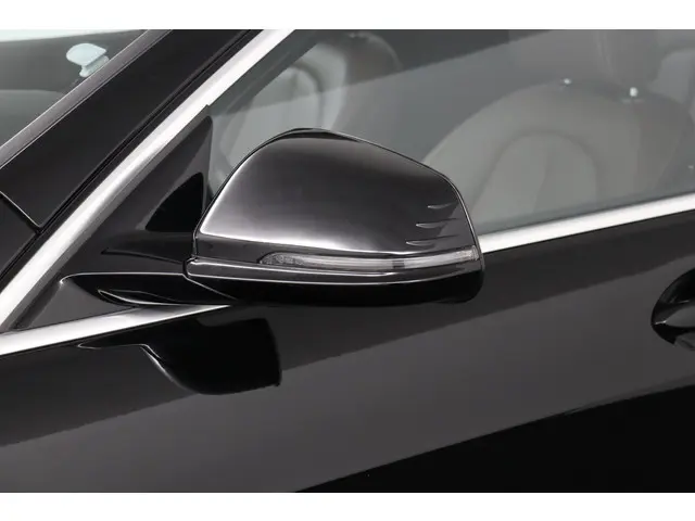 BMW 1 Serie 118i High Executive 2021 Benzine 28