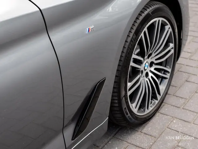 BMW 5 Serie 520i High Executive M-Sport 2019 Benzine 16