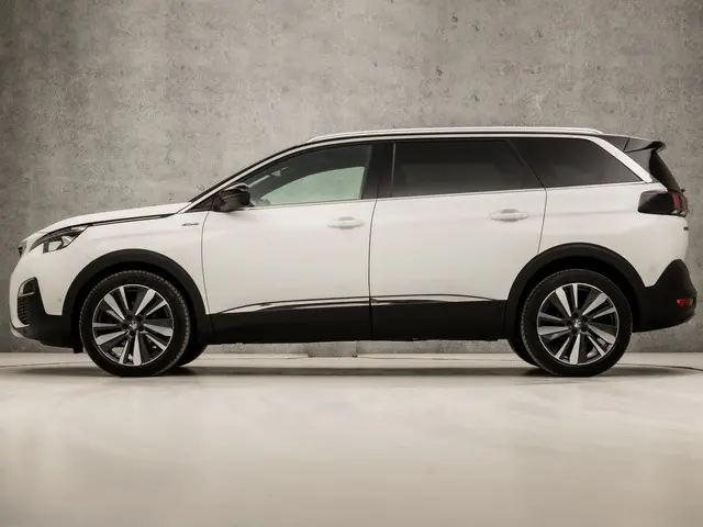 Peugeot 5008 1.2 PureTech GT-Line 7 Persoons 2019 Benzine 2