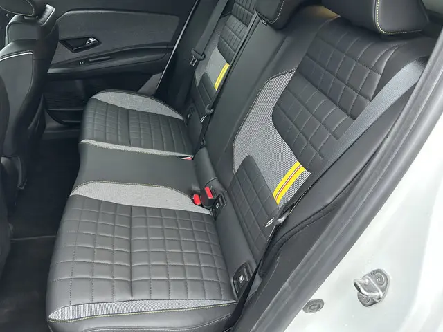 Renault 4 comfort range iconic 52 kWh 2025 Elektrisch 12