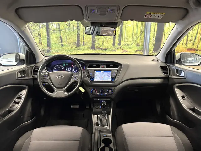 Hyundai i20 1.4 Business Edition 2018 Benzine 8