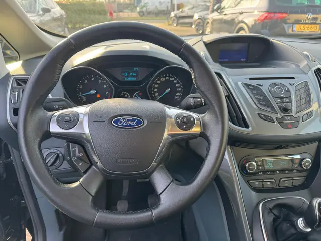 Ford C-MAX 1.0 Titanium 2013 Benzine 10