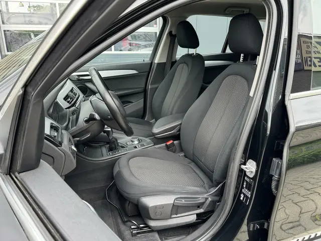 BMW X1 sDrive20i Centennial High Executive 2016 Benzine 7