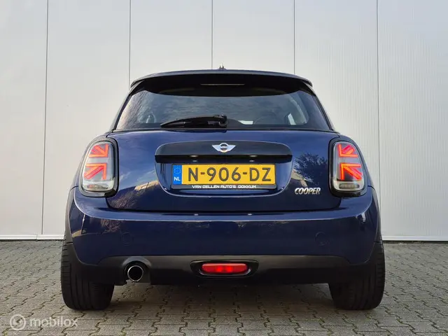 MINI Cooper Mini 1.5 Chili Serious Business 2014 Benzine 4