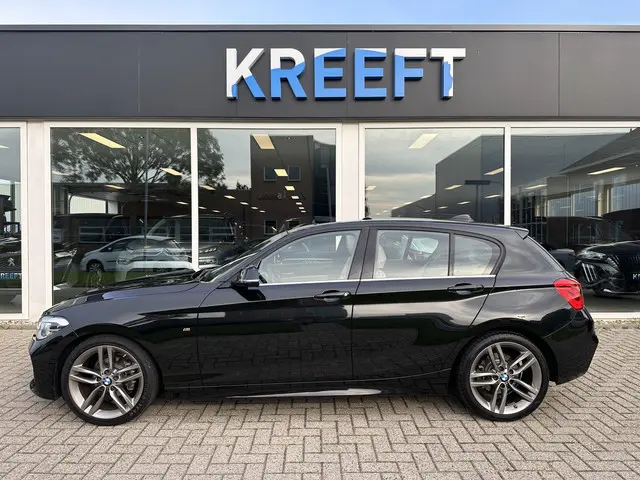 BMW 1 Serie 118i High Executive 2019 Benzine 3