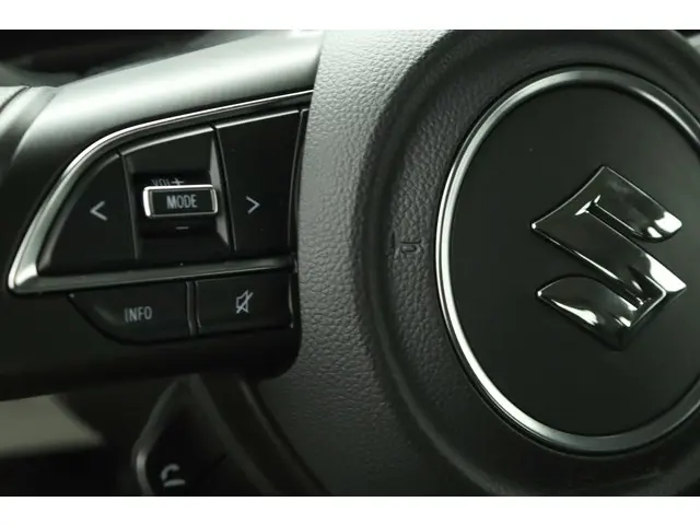 Suzuki Swift 1.2 Comfort Smart Hybrid 2026 Benzine 19