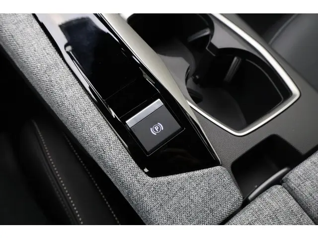 Peugeot 5008 1.2 Hybrid 145 Allure 2025 Hybride Benzine 33