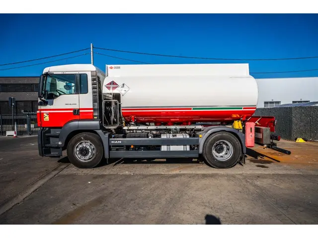 MAN TGS 18.400 4x4H +CM 11.500L /4 COMP 2015 Diesel 6