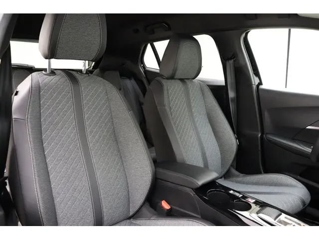 Peugeot 2008 1.2 Hybrid 136 Allure 2024 Hybride Benzine 10