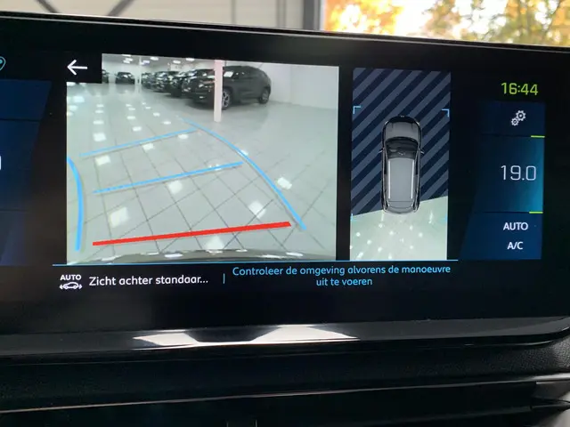 Peugeot 3008 1.6 HYbrid4 300 GT 2022 Hybride Benzine 11