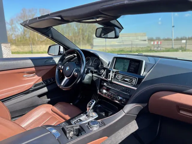 BMW 6 Serie Cabrio 650xi High Executive 2014 Benzine 12