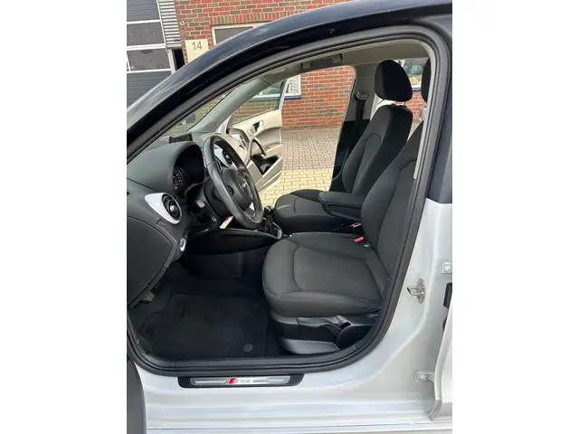 Audi A1 Sportback 1.2 TFSI Admired 2013 Benzine 13