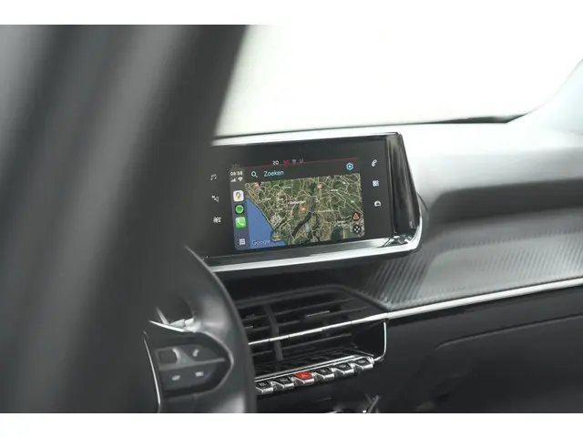 Peugeot 2008 PureTech 130 EAT8 Allure 2021 Benzine 60