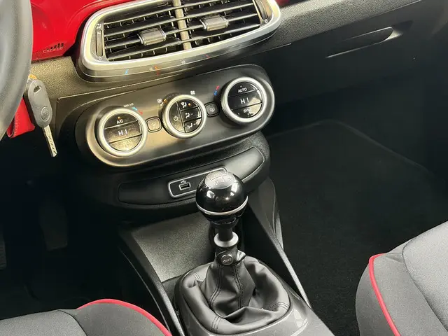 Fiat 500X Cross 1.0 FireFly Turbo 120 RED 2023 Benzine 28