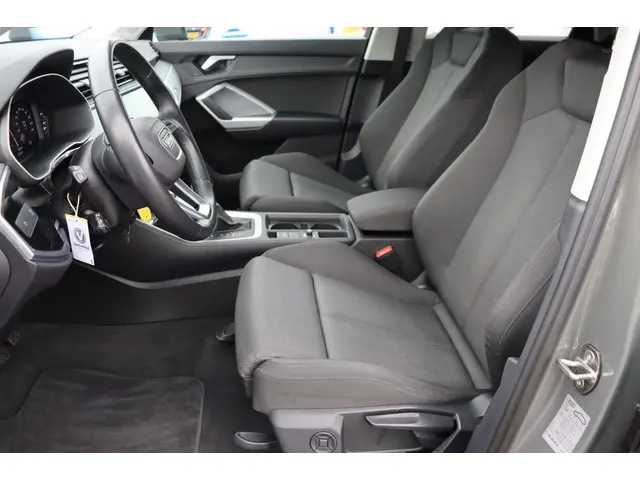 Audi Q3 35 TFSI S edition el.klep stoelverw. 2021 Benzine 7