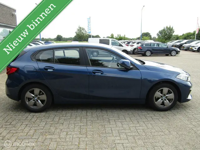 BMW 1 Serie 118i High Executive | Trekhaak 2020 Benzine 4