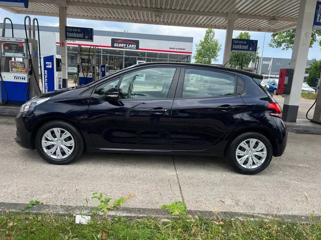 Peugeot 208 1.2 PureTech Active Navi, Cruise 2015 Benzine 7