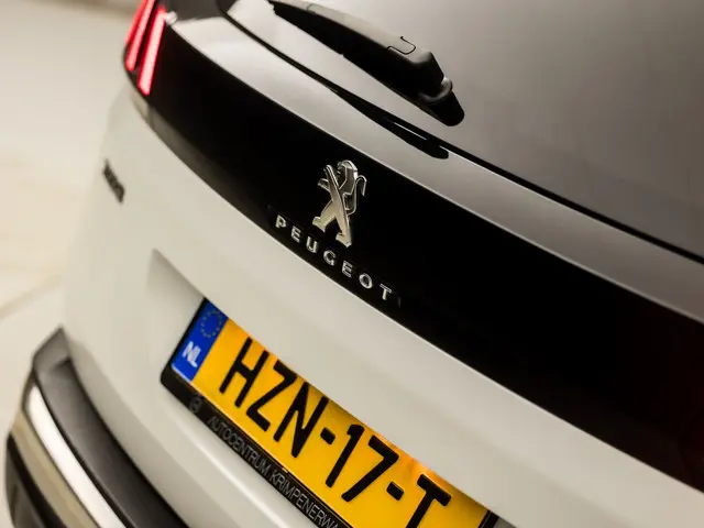 Peugeot 3008 1.2 PureTech Allure Sport 2017 Benzine 22