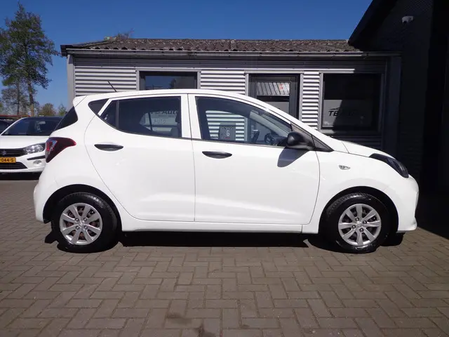 Hyundai i10 1.0i i-Motion 5-DRS !! AIRCO !! 2017 Benzine 5