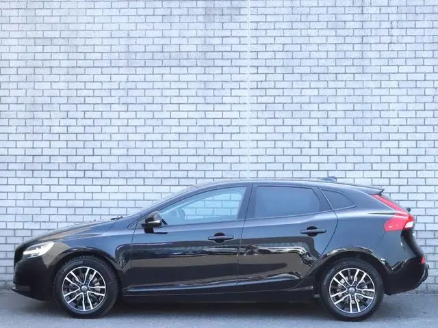 Volvo V40 2.0 T2 Nordic+ 2018 Benzine 17
