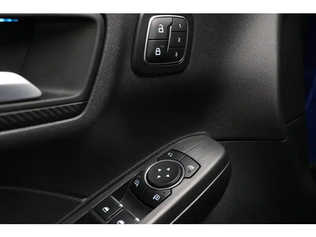 Ford Kuga 2.5 PHEV ST-Line X 2025 Hybride Benzine 30