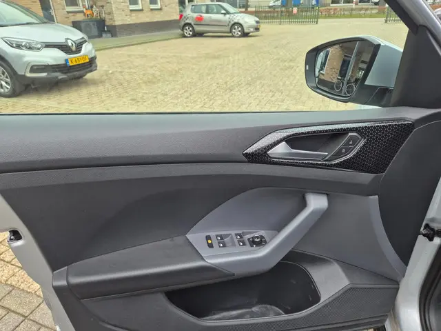 Volkswagen T-Cross 1.5 TSI Style Business 2021 Benzine 17