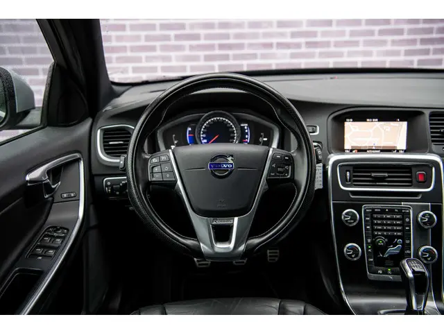 Volvo V60 2.0 T4 Business Sport 2018 Benzine 3