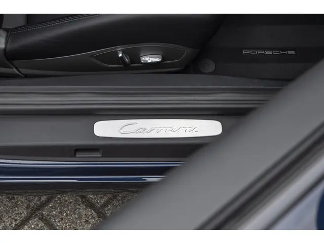 Porsche 911 3.0 Carrera 2018 Benzine 35