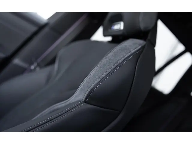 BMW M3 3-serie Touring xDrive Competition 2024 Benzine 43